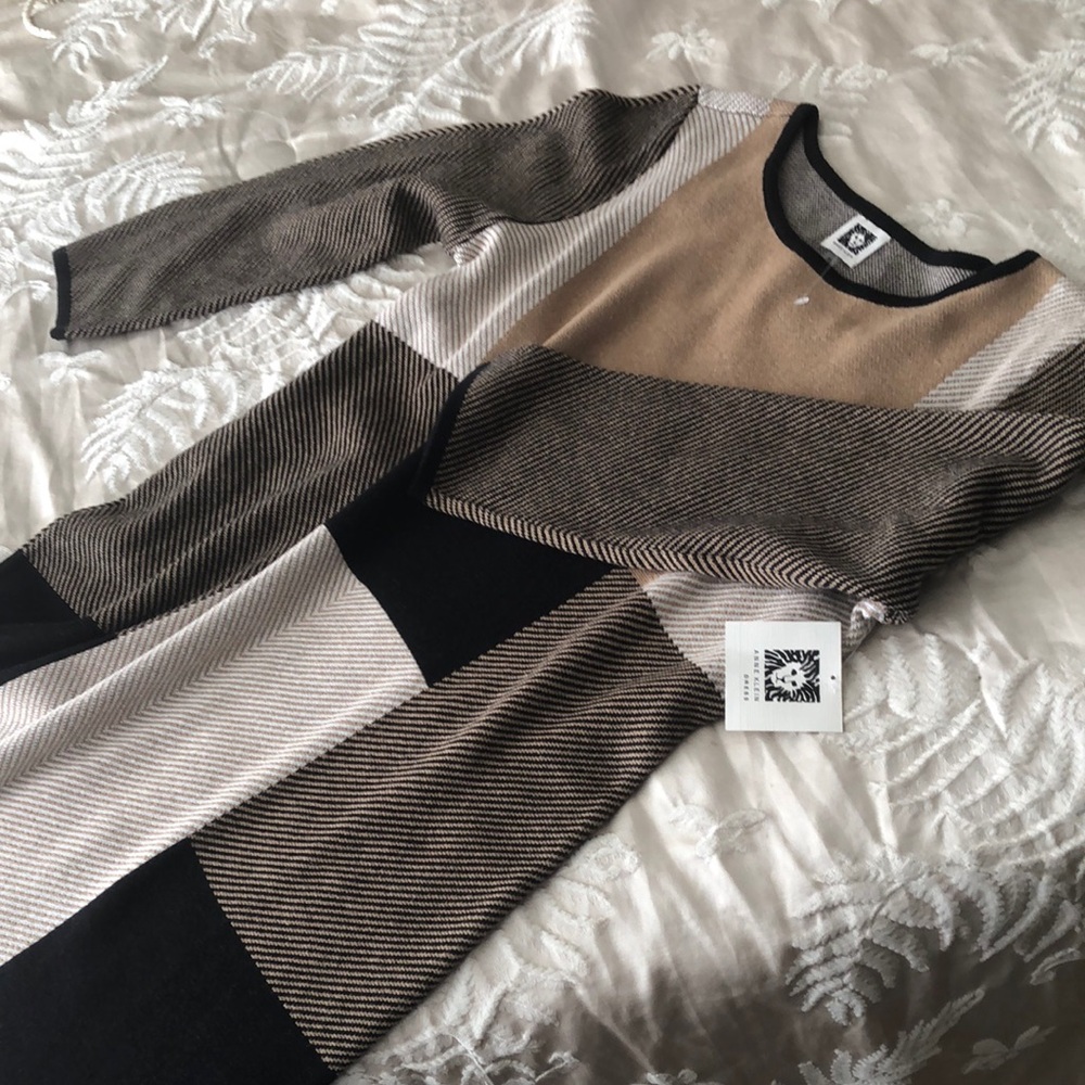 Anne Klein Black and Cream Crew Neck Sweater Dress with Color-Blocked Design